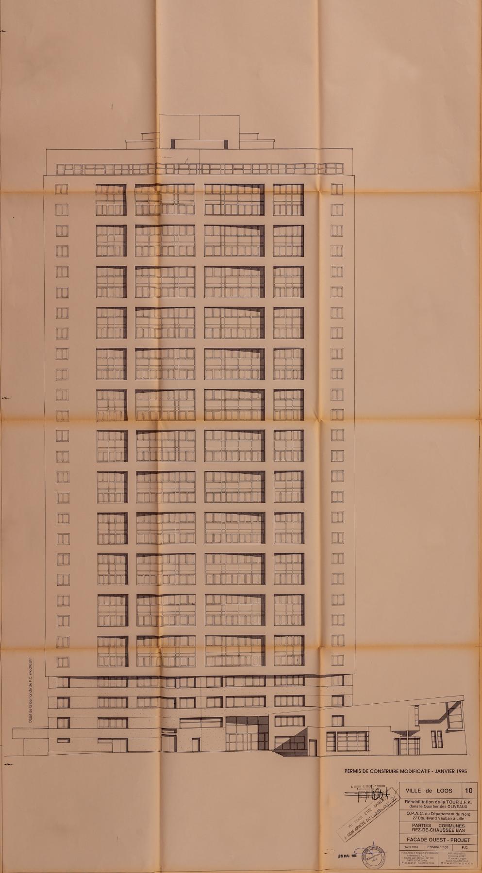 Façade ouest de la tour Kennedy réhabilitée, janvier 1995, F. Bouron, F. Brault, P. Ferrand (arch.) (AC Loos-les-Lille ; 1.778.511).