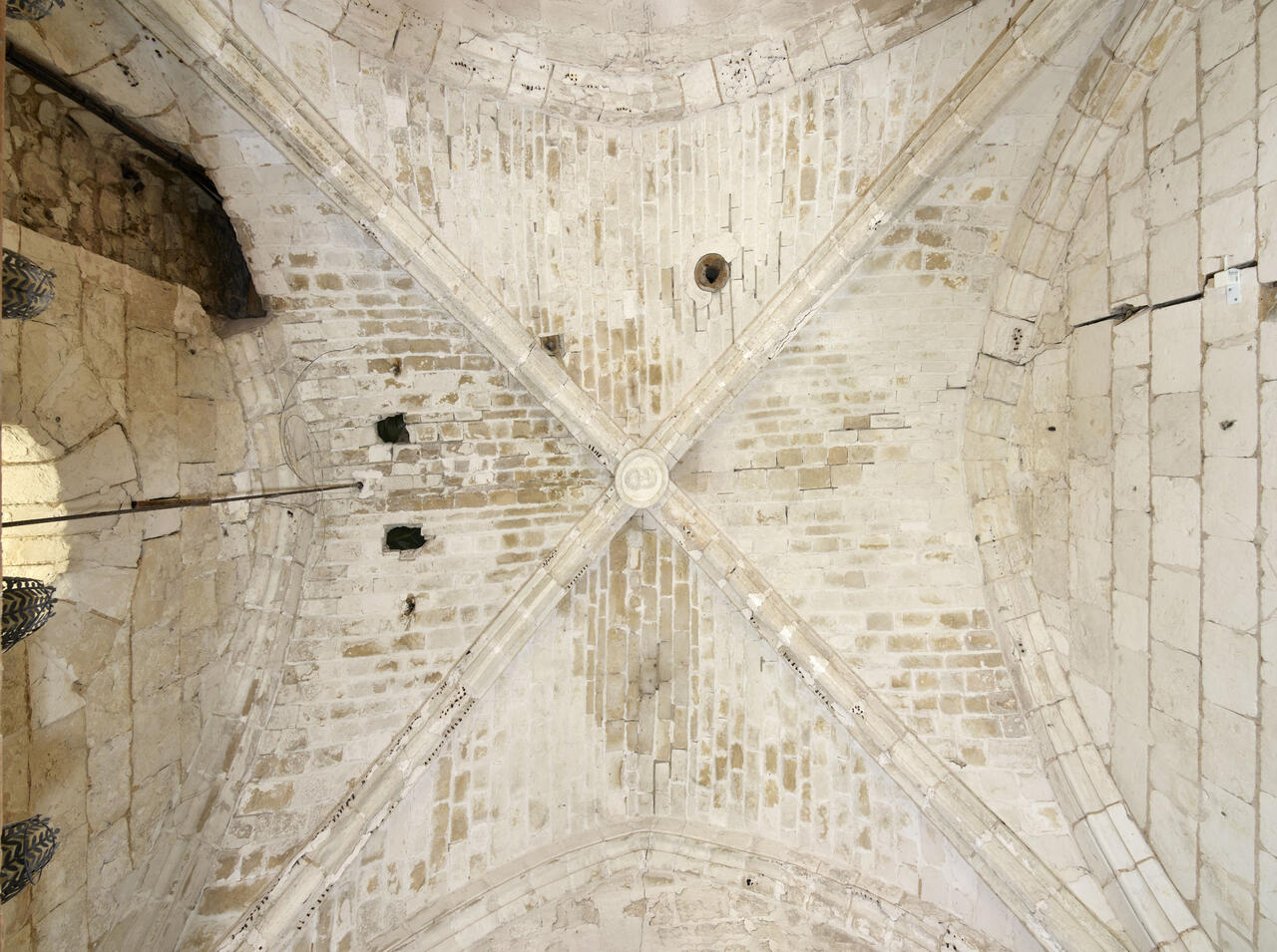 Voûte d'ogives de la salle des gardes.