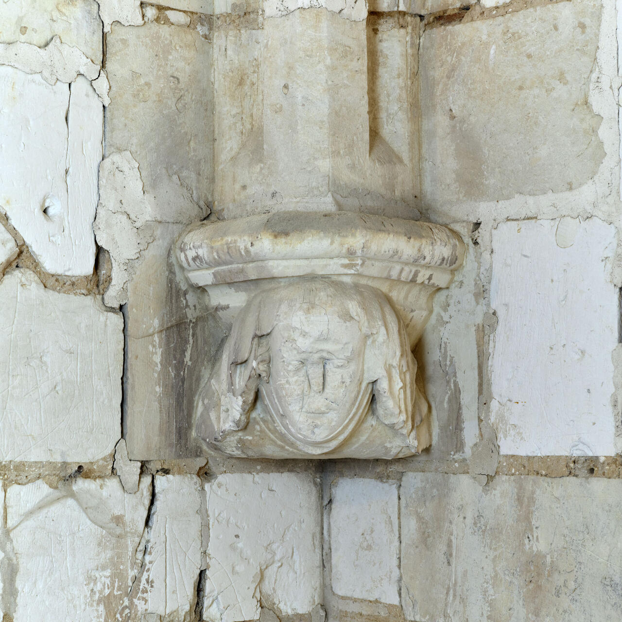 Cul de lampe sculpté de la salle des gardes.