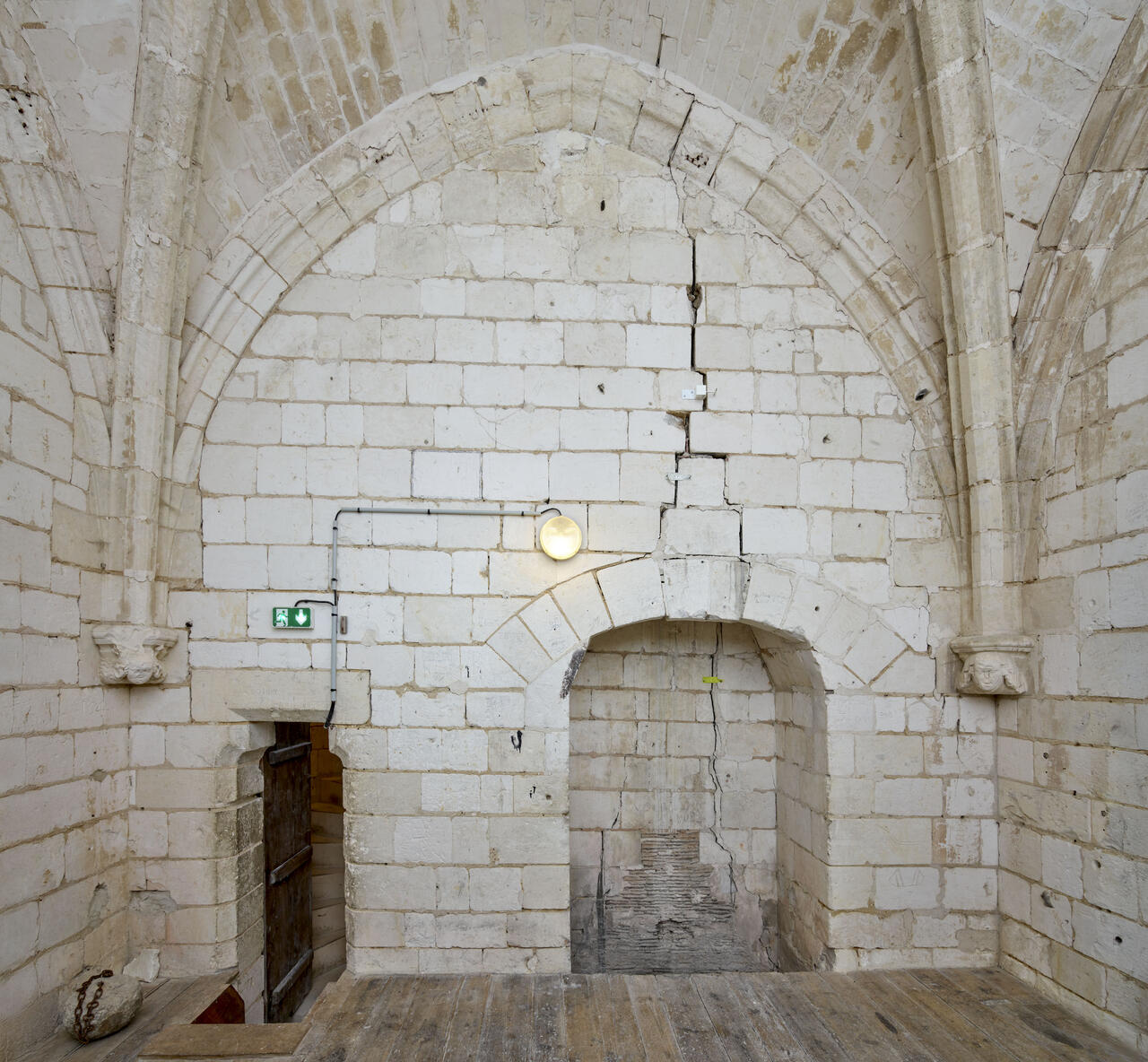 Intérieur de la salle des gardes du beffroi. 
