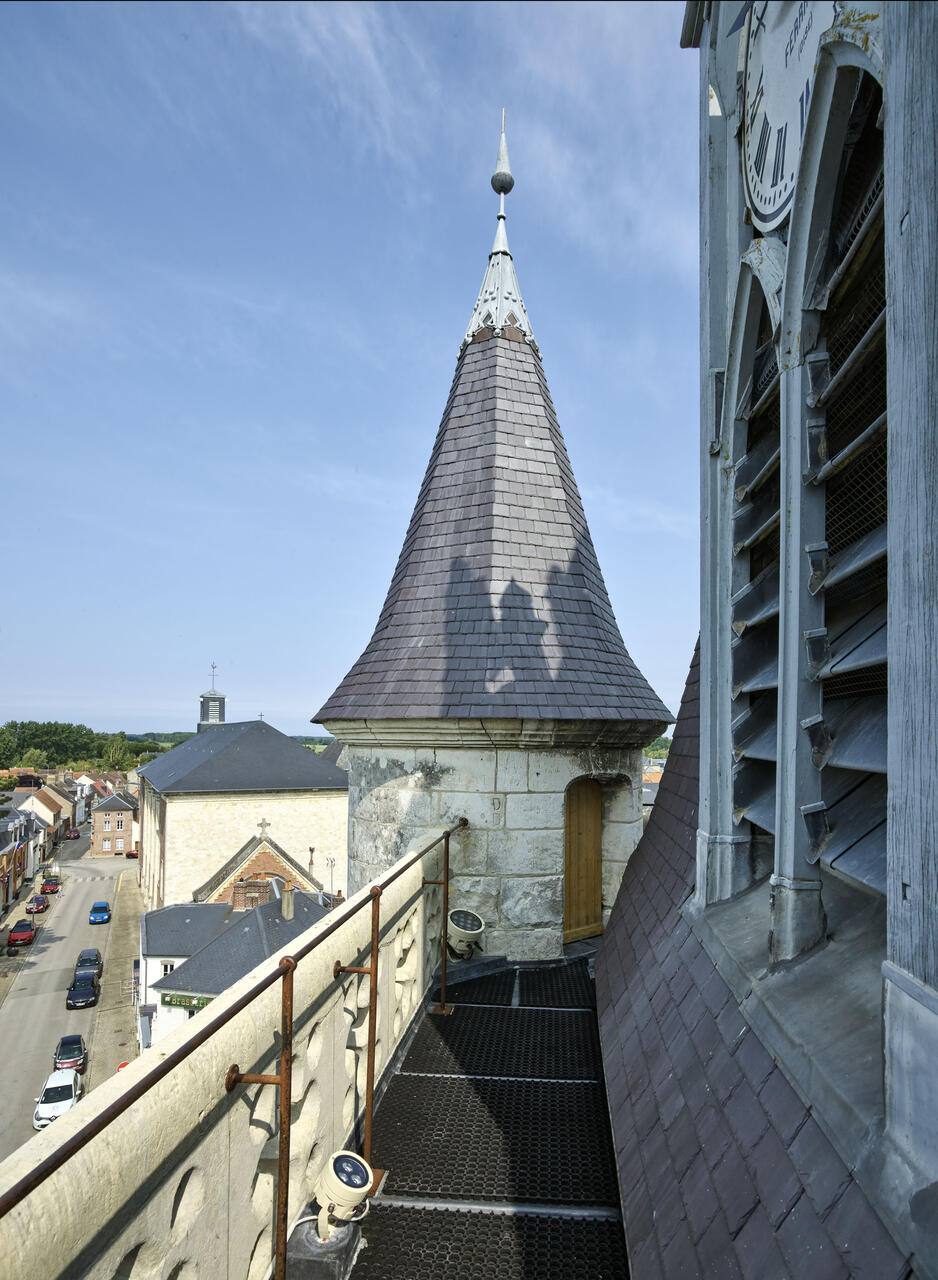 Sommet d'une des tourelles du beffroi.