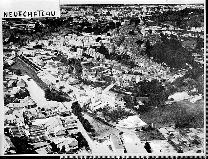 Vue aérienne depuis le sud-est.