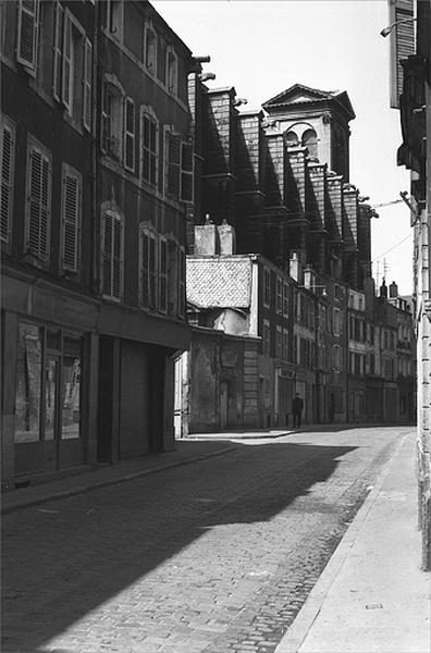 Entrée du collège rue du Pontiffroy, vers 1970 (avant la destruction du quartier).