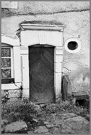 Ferme, élévation antérieure,porte piétonne, ensemble face.