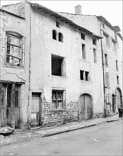 Ferme, élévation antérieure, ensemble trois quarts gauche.