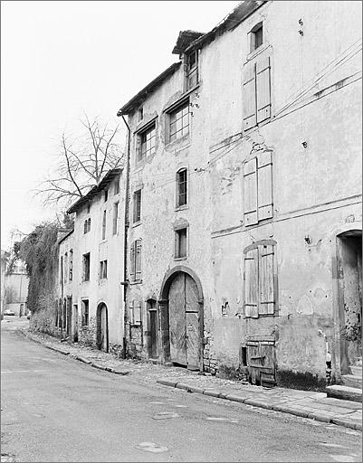 Ferme, élévation antérieure, ensemble trois quarts droit.