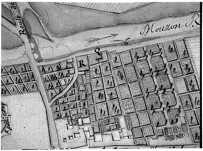 Carte topographique de la ville de Neufchateau et de ses environs... Détail de la ville : l'abattoir (R) et la fonderie de suif (Q).