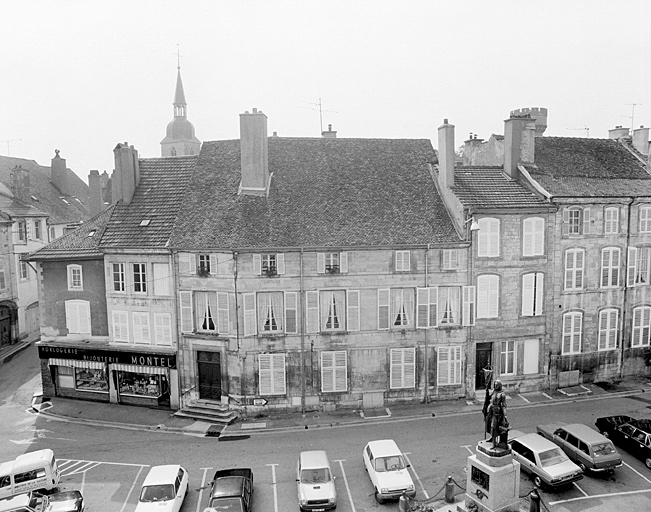 Vue de situation depuis le n° 1, rue Saint-Jean.