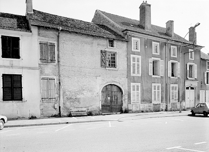 Elévation antérieure : ensemble, trois-quarts gauche.