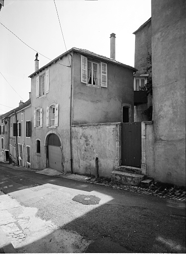 Bâtiment postérieur sur la rue du Putoir. Elévations antérieure et latérale droite : ensemble.