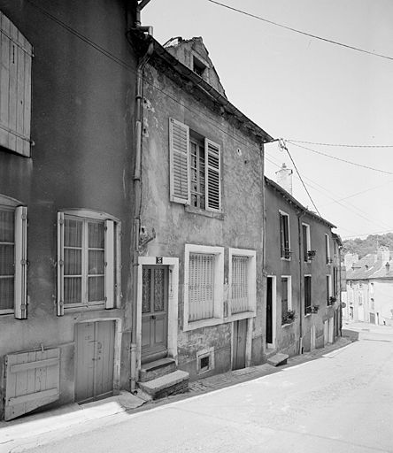 Elévation antérieure : ensemble, trois-quarts gauche.