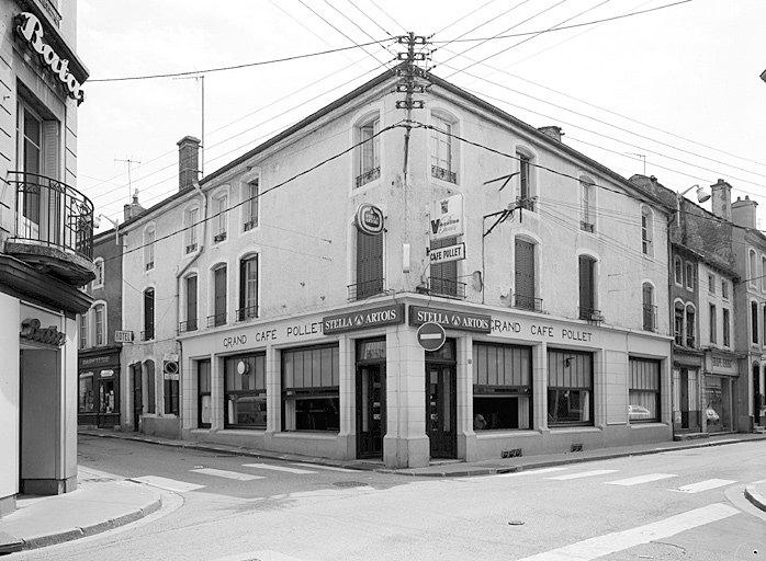 Elévations antérieure et latérale gauche : ensemble.