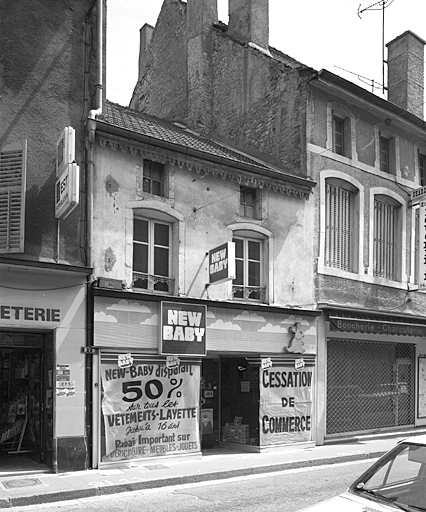 Elévation antérieure : ensemble, trois-quarts gauche.