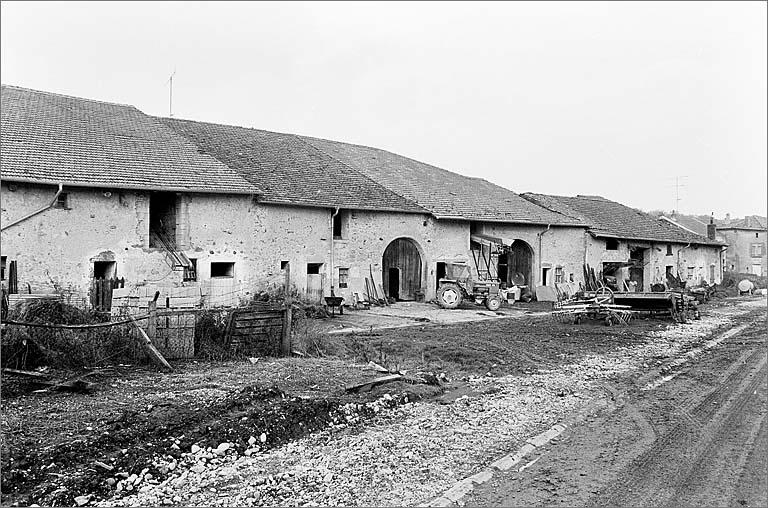 fermes, élévation postérieure, ensemble trois quarts gauche.