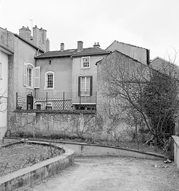 Elévations sur cour, ensemble trois-quarts gauche