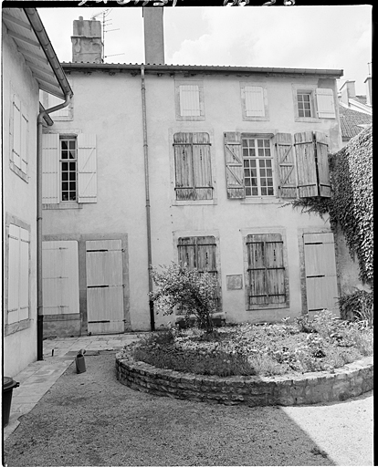 Corps principal, élévation postérieure, ensemble trois-quarts gauche