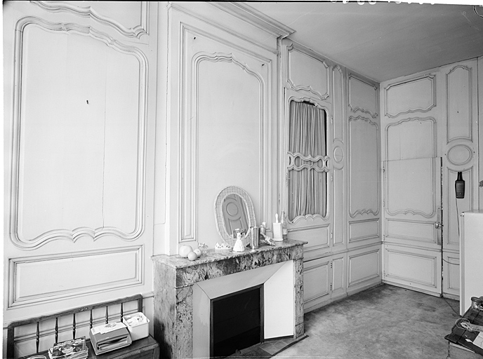 Vue partielle côté mur-pignon gauche (partie droite).