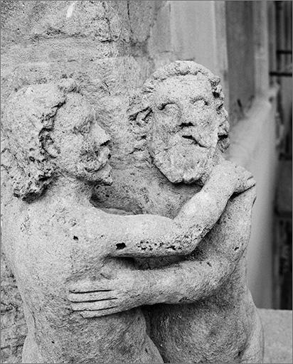 Haut-relief des deux sirènes