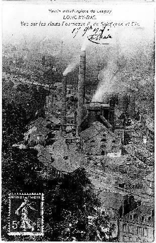 Vue ancienne de l'usine prise depuis l'église de la Sainte Trinité avant 1907