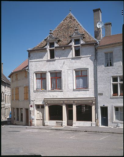 Corps principal, élévation antérieure, ensemble face