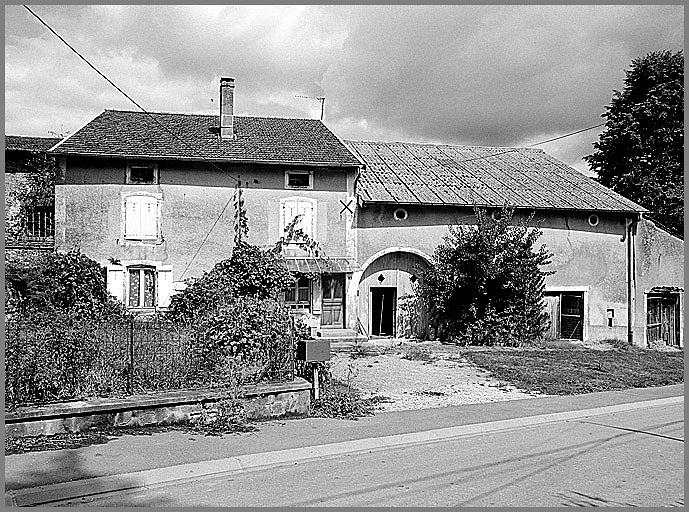 Ferme, élévation antérieure, ensemble face.