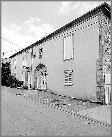 Ferme, élévation antérieure, ensemble trois quarts droit.