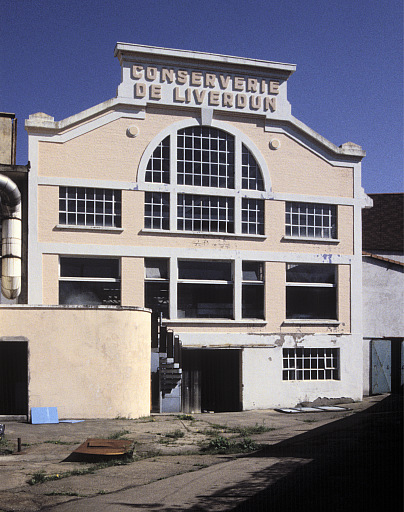 Atelier de fabrication (D), élévation Ouest, ensemble trois quarts gauche.