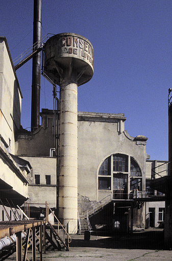 Chaufferie et cheminée d'usine, ensemble depuis l'Ouest.