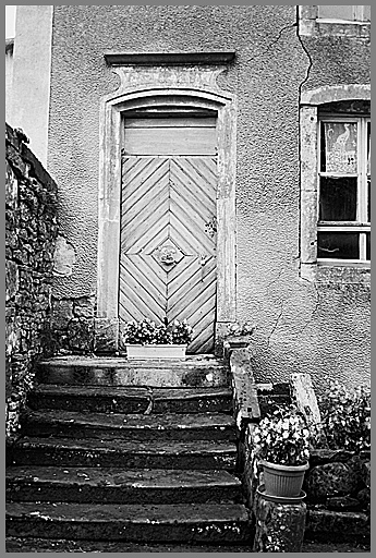 Ferme, élévation antérieure, porte piétonne, ensemble face.