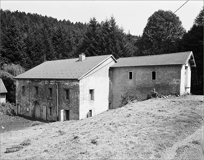 Bâtiment principal, élévation antérieure, ensemble trois quarts droit.