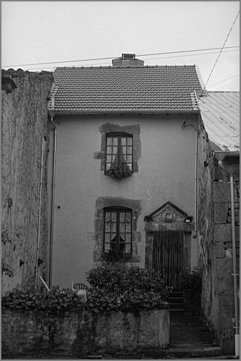 Maison de manouvrier, élévation antérieure, ensemble face.