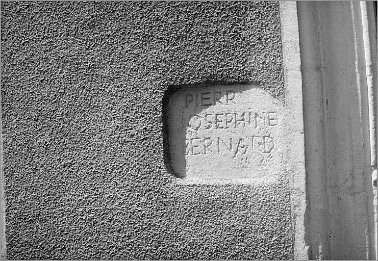 Ferme, élévation antérieure, pierre de fondation, ensemble face.