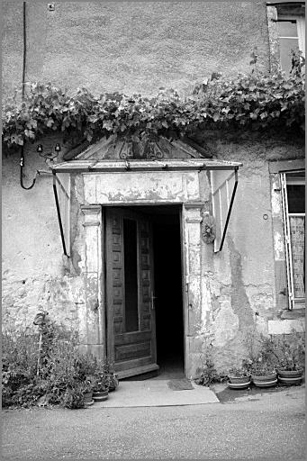 Ferme, élévation antérieure, porte piétonne, ensemble face.