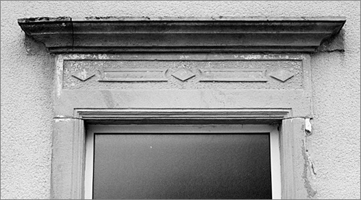 Ferme, élévation antérieure, porte piétonne, linteau, ensemble.