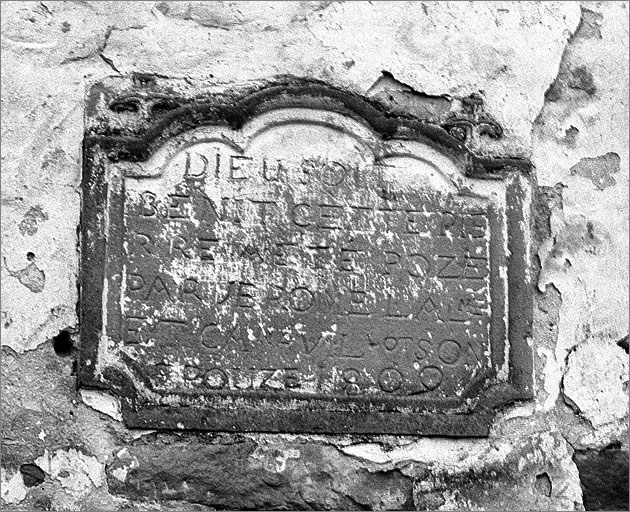 Maison, élévation antérieure, pierre de fondation datée 1809, ensemble face.