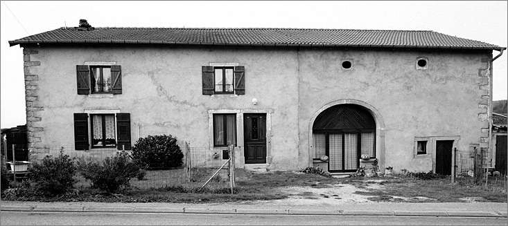 Ferme, élévation antérieure, ensemble face.