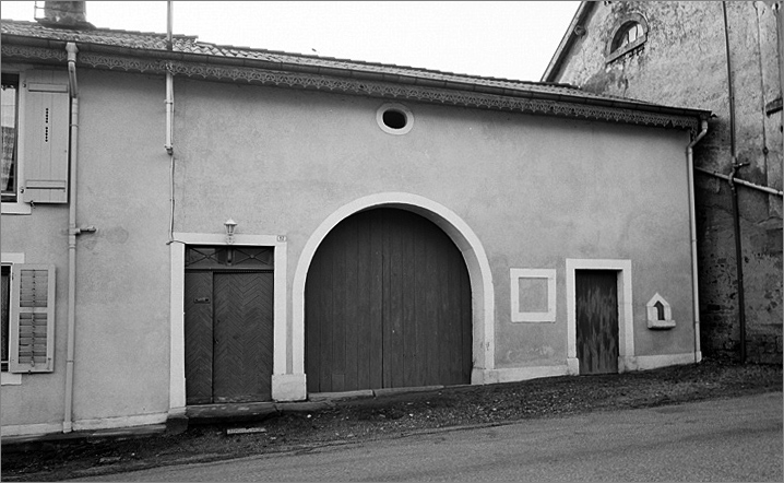 Ferme, élévation antérieure, partie exploitation, ensemble trois quarts gauche.