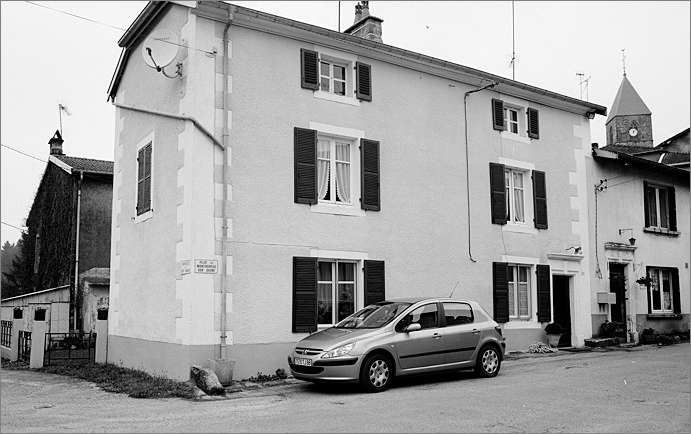 Maison, élévation antérieure, ensemble trois quarts gauche