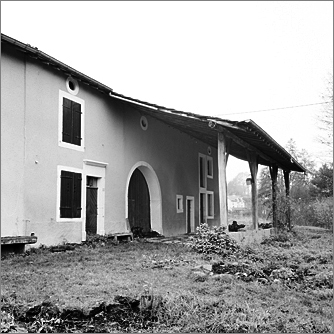 Ferme, élévation antérieure, ensemble trois quarts gauche.