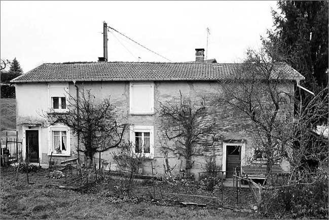 Maison de manouvrier, élévation antérieure, ensemble trois quarts droit.