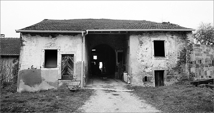 Ferme, élévation antérieure, ensemble face.
