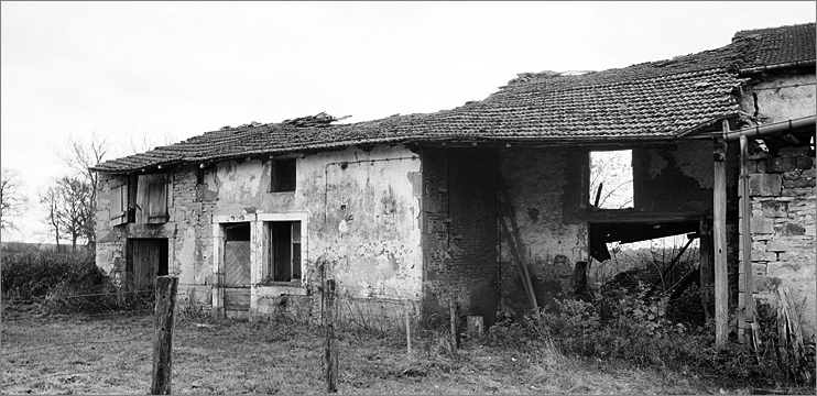 Maison de manouvrier, élévation antérieure, ensemble trois quarts droit.