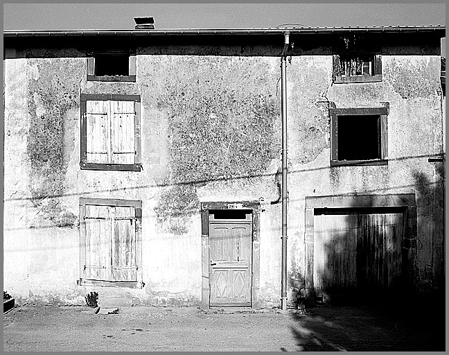 Ferme, élévation antérieure, ensemble face.