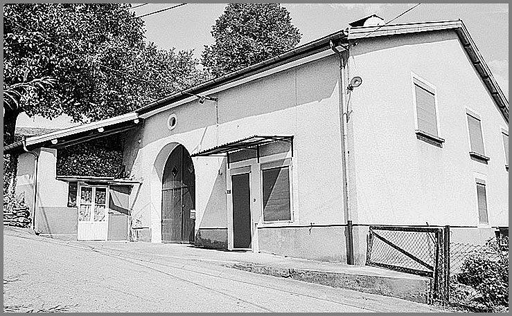 Ferme, élévation antérieure, ensemble trois quarts droit.