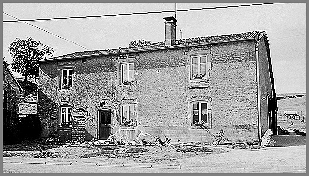 Ferme, élévation antérieure, ensemble trois quarts droit.