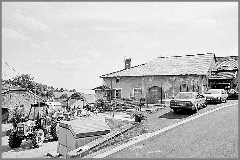 Ferme, élévation latérale droite, ensemble trois quarts droit.