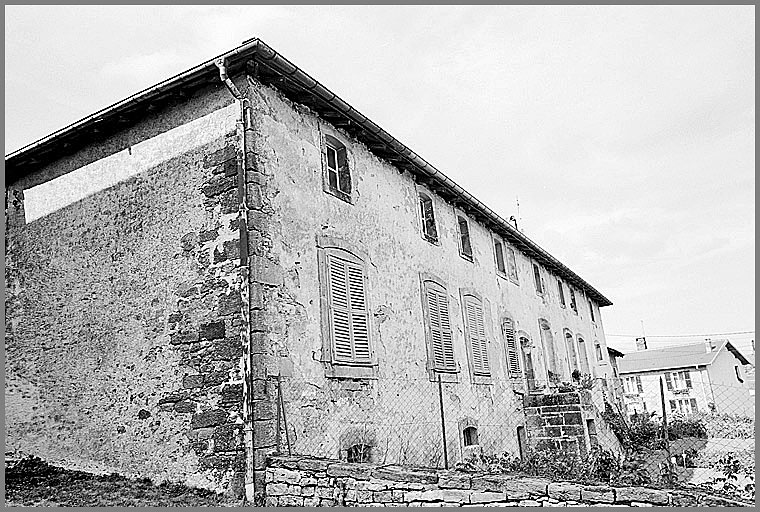 Ferme, élévation antérieure, partie logis, ensemble trois quarts gauche.