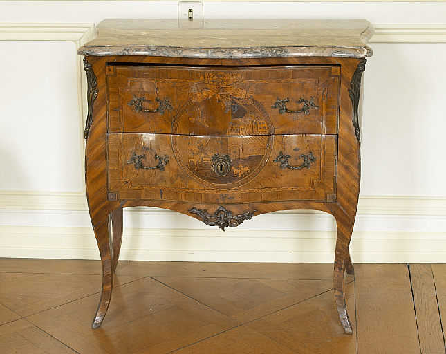 Commode n° 2, style Louis XV