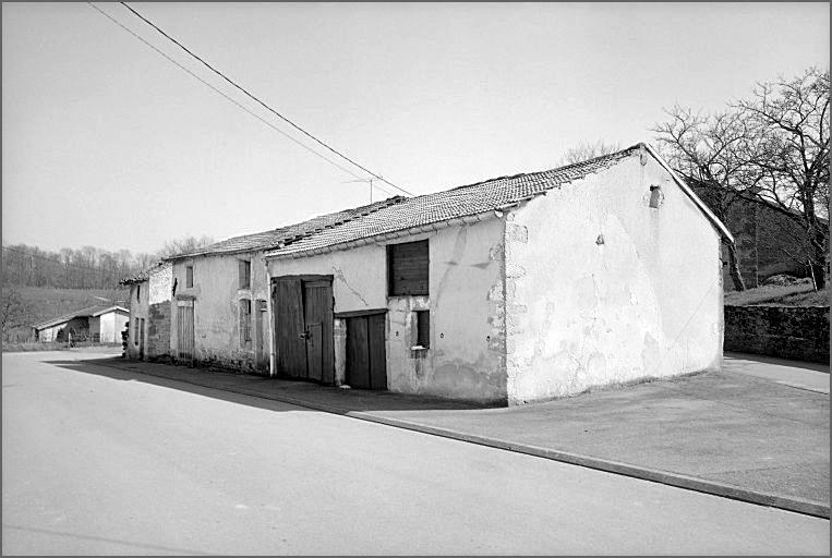 Ferme, élévation antérieure, ensemble trois quarts droit.