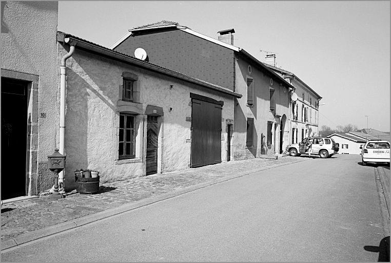 Ferme, élévation antérieure, ensemble trois quarts gauche.
